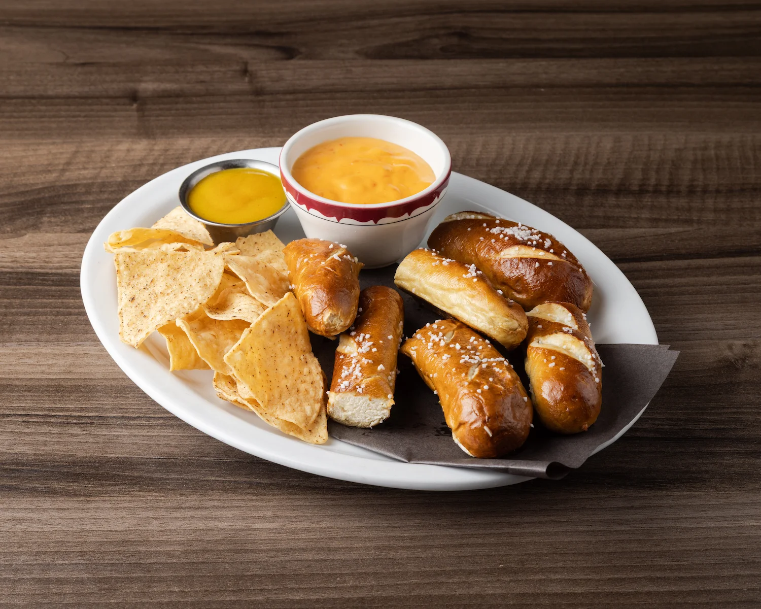 CommercialRoadhouse_PretzelDip